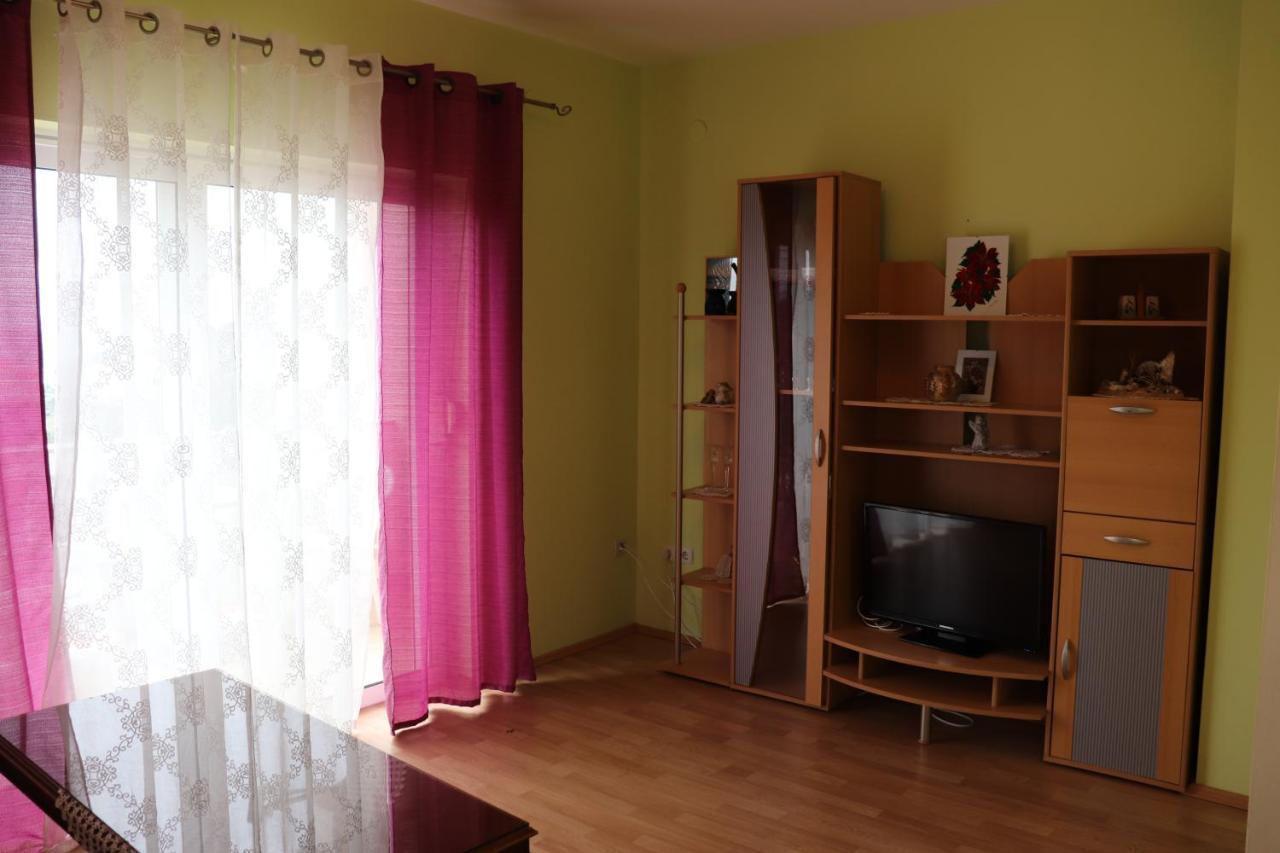 Apartments Vesna Banjol Exterior foto