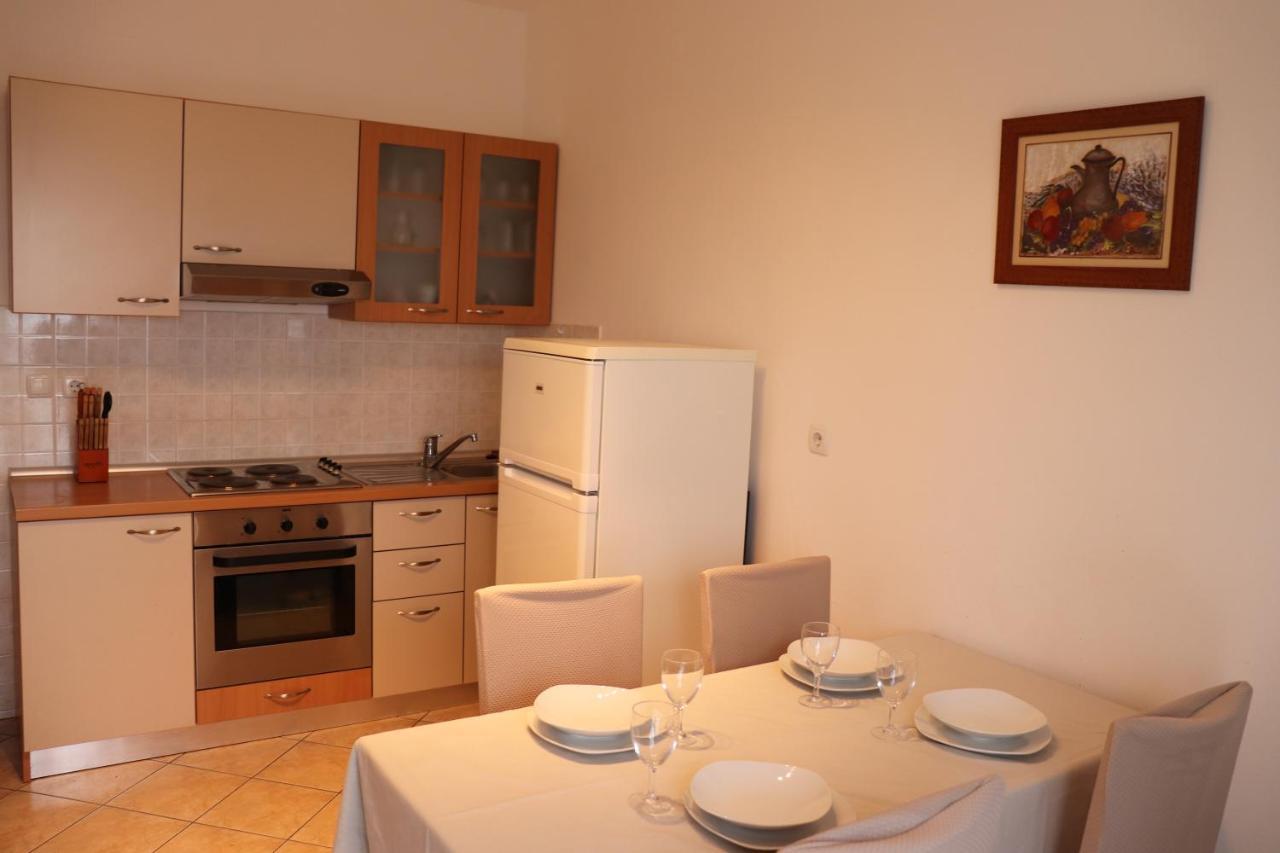 Apartments Vesna Banjol Quarto foto